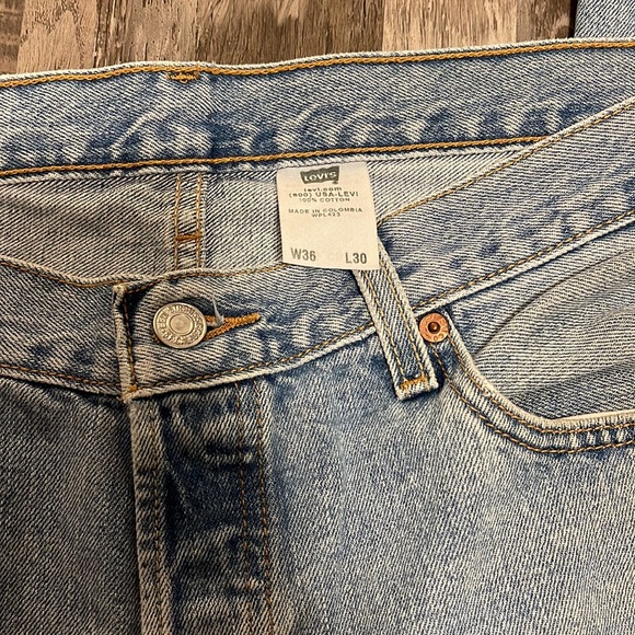 Levi Strauss & Co Light Wash Denim Straight Leg Pants Style 501 W36 L30 - Picture 4 of 10